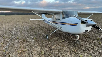 Atterrissage d'urgence d'un Cessna 150 près de Meaux : un élève-pilote et son instructeur sauvent la situation