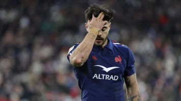 Carton Rouge pour Romain Ntamack : Retour sur un Moment Émotionnel au Tournoi des Six Nations