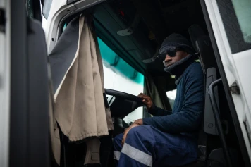 L'Inquiétante Situation des Routiers Zimbabwéens en Europe : Le Témoignage de Brighton Jonasi
