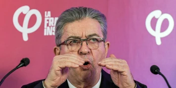 Jean-Luc Mélenchon enflamme l'université du Mirail : une conférence sous haute tension