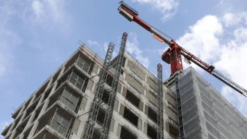 Accidents de chantier : Grutier alcoolisé provoque une chute à Sucy-en-Brie