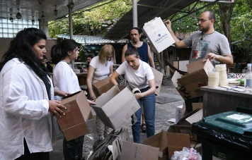Impact du Gel de l'Aide Internationale Américaine : Conséquences pour les Programmes Humanitaires
