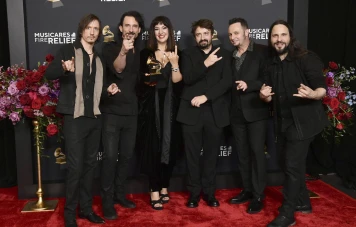 Gojira Remporte un Grammy Award pour 'Ah ! Ça ira !' aux JO 2024