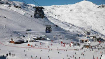Tragique accident de ski à Val-Thorens : une jeune skieuse néerlandaise perd la vie