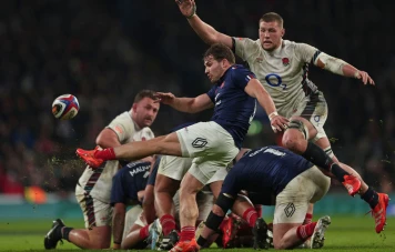 Défaite Décevante du XV de France contre l'Angleterre : Analyse du Match