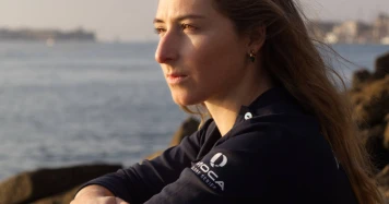 Violette Dorange : La Jeune Navigatrice qui a Conquis le Monde en 90 Jours