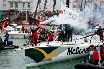 Violette Dorange : La Plus Jeune Femme à Terminer le Vendée Globe 2024-2025