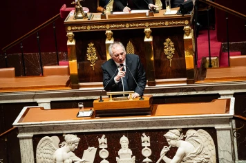 Réintroduction d'un Impôt sur les Grandes Fortunes en France : Vers un Impôt Plancher de 2 %