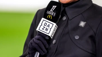Conflit entre la LFP et DAZN : enjeux financiers et piraterie dans le football
