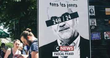 Critique de Pascal Praud : Les dérives médiatiques face au meurtre de Louise