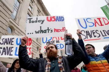 Un juge américain bloque le gel de l'aide humanitaire ordonné par Trump