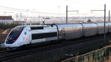 Retard TGV Paris-Hendaye : Passagers Bloqués Pendant des Heures en Gironde