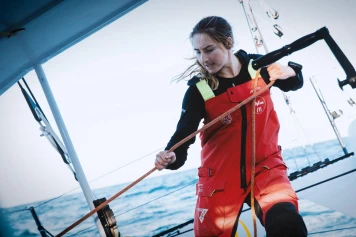 L'odyssée de Violette Dorange : Premier Vendée Globe entre tempêtes et émotions