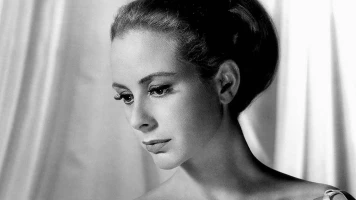 Hommage à une Légende du Théâtre et du Cinéma : 50 Ans d'Impact