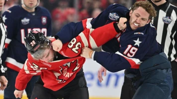 Tensions et Rivalité : Le Match Canada-États-Unis de Hockey sur Glace à Montréal