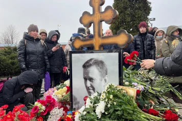 Commémoration d'Alexeï Navalny : Un an après sa mort, la lutte pour la justice se poursuit