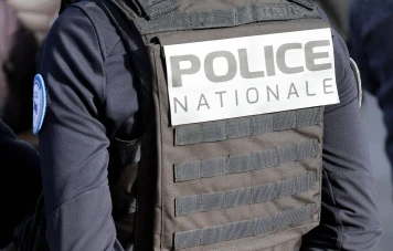Vitry-sur-Seine : Un homme blessé par balle après avoir menacé des policiers avec des sabres