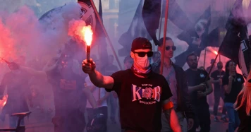 Attaque Violente d'Extrême Droite lors d'une Soirée Cinéma Antifasciste à Paris