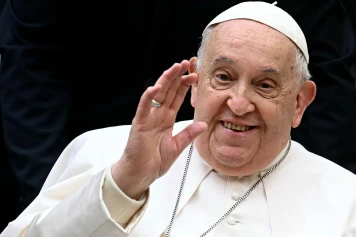 Le Pape François hospitalisé : état de santé et impacts sur ses engagements