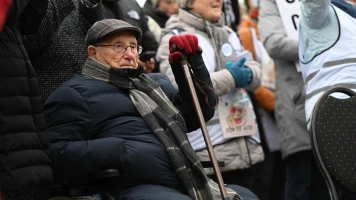 Albrecht Weinberg : Un Survivant de la Shoah Proteste Contre l'Alliance CDU-AfD