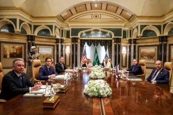 Négociations Diplomatiques à Riyad : L'Évolution du Soutien Américain à l'Ukraine