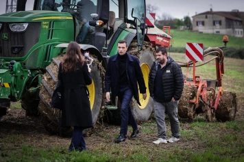 Incident marquant à l'inauguration du Salon de l'agriculture 2024 : Macron face à la colère des agriculteurs