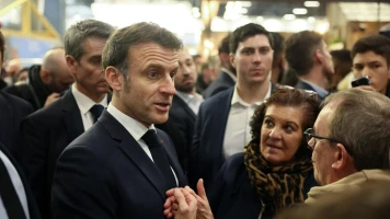 Économie Agricole et Médias : Macron Commente la Fermeture de C8 au Salon de l'Agriculture 2025