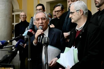 Affaire de Bétharram : Emmanuel Macron soutient François Bayrou face aux accusations