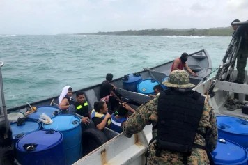 Naufrage tragique au Panama : une fillette vénézuélienne décède, 20 migrants secourus