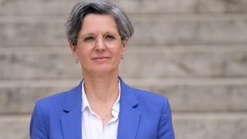 Sandrine Rousseau dénonce les comportements de Julien Bayou : un appel à la prise de conscience au sein des Écologistes