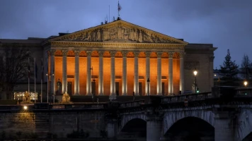 Hommage aux ex-otages Shiri, Ariel et Kfir Bibas : Illumination en orange des mairies françaises