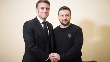 Tensions à la Maison Blanche : Zelensky quitte précipitamment après un échange avec Trump