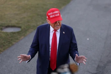 Donald Trump : Blitzkrieg Lexical et Manipulation du Discours Politique