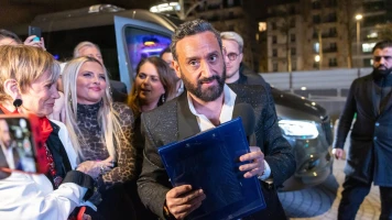 Cyril Hanouna en colère après l'arrêt de C8 : critiques envers Macron et Arcom