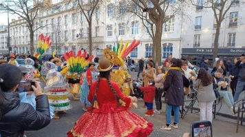Carnaval de Paris : Un Défilé Festif Ternie par une Agression Tragique