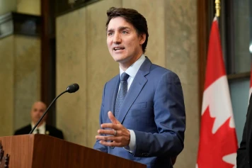 Tensions commerciales : Trudeau dénonce les droits de douane de Trump