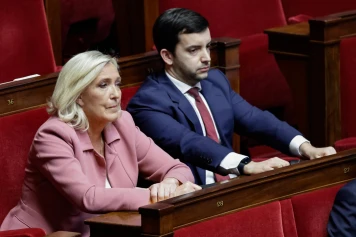 Marine Le Pen et Jordan Bardella : Critiques du Projet de Défense Européenne