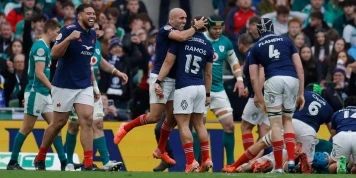 Victoire du XV de France contre l'Irlande : Un pas vers le titre malgré la blessure d'Antoine Dupont