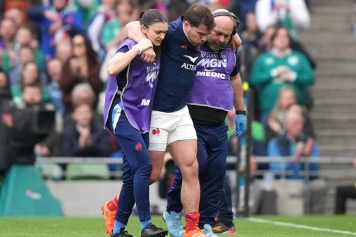 Antoine Dupont : Une Blessure Dévastatrice Lors du Match Contre l'Irlande