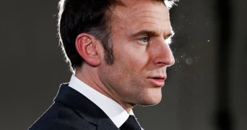 Emmanuel Macron alerte sur la désinformation des médias de Vincent Bolloré