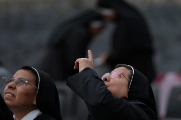État de santé du pape François : Stabilisation et traitement continu