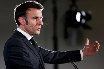 Emmanuel Macron répond aux critiques de Vincent Bolloré sur l'Ukraine