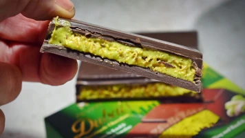 Le Chocolat au Lait Pistache de Fix : La Sensation Virale de Dubaï