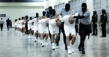 L'administration Trump face à la justice : expulsions controversées de prisonniers vénézuéliens