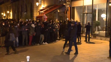 Évacuation de la Gaîté lyrique : tensions et soutien aux jeunes migrants à Paris