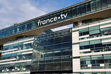 Controverses autour de Franceinfo : Motion de défiance contre le directeur