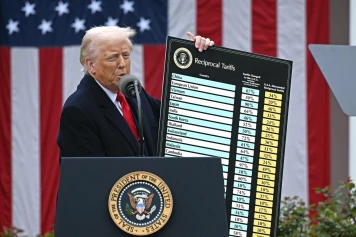 Trump impose des taxes douanières record : jusqu'à 34% sur les importations mondiales
