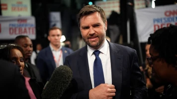 JD Vance soutient Marine Le Pen : une atteinte à la démocratie ?