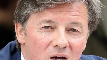 Éric Brion honors: Chevalier de l'ordre national du Mérite malgré les controverses