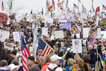 Manifestations anti-Trump et anti-Musk : La contestation sociale s'intensifie aux États-Unis en 2025